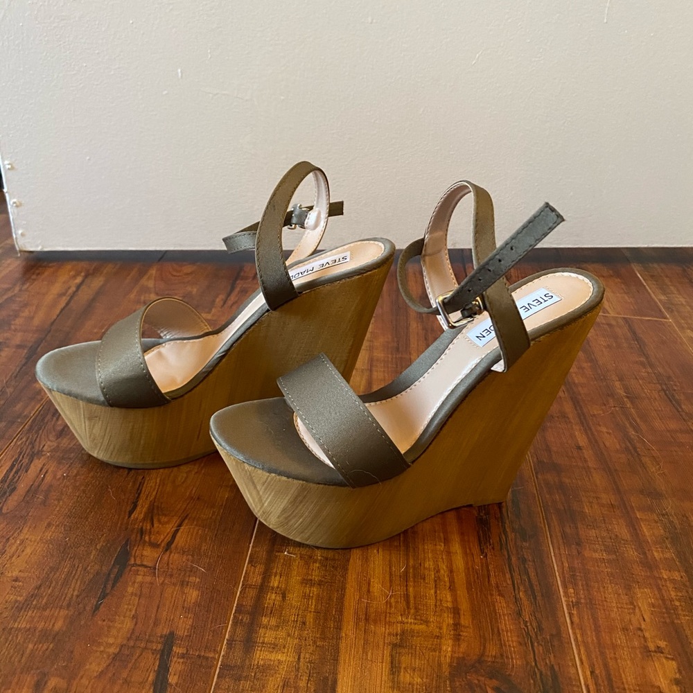 Steve Madden wedges
